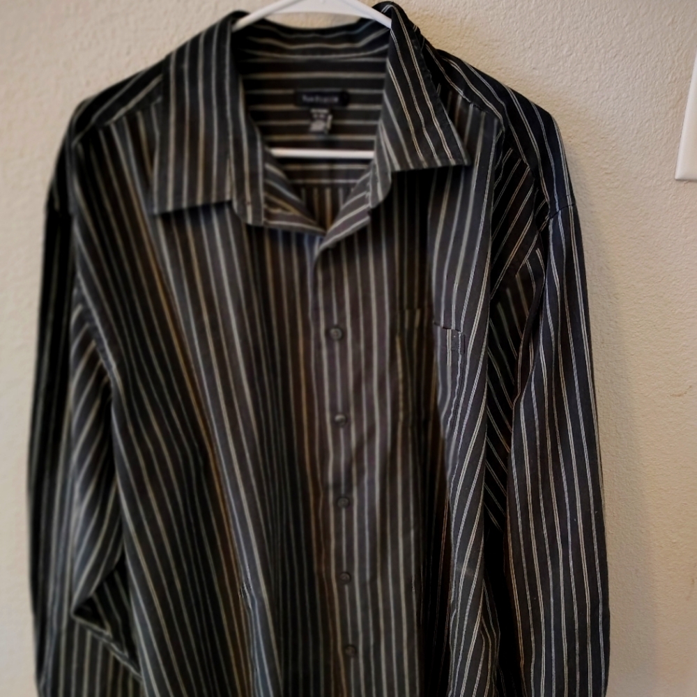 Van Heusen Blue and White Casual Button Down Shirt
